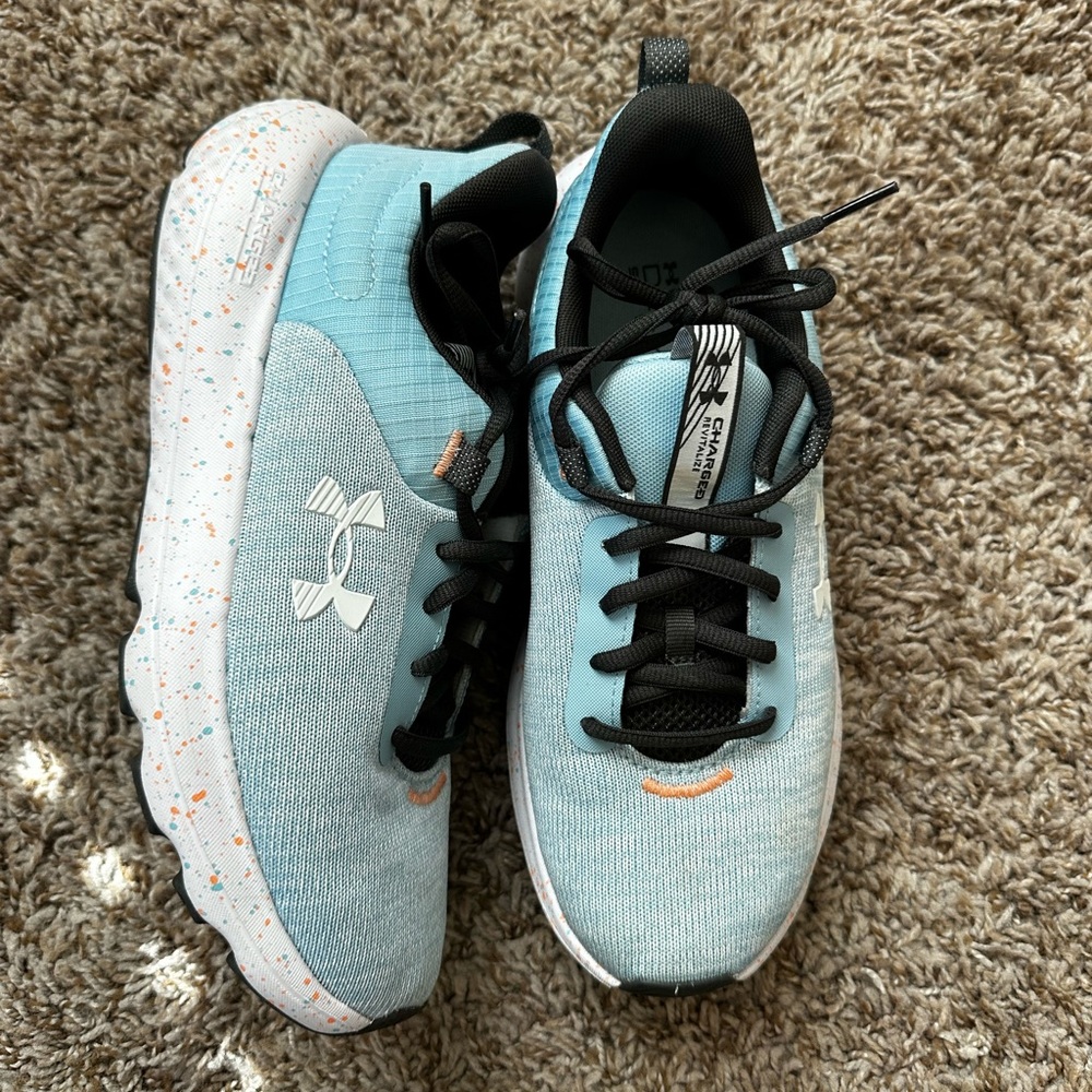 Women’s under armour tennis shoes